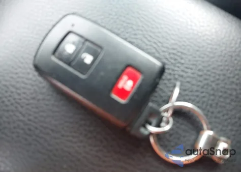 2017 Toyota Rav4 Xle из США, поврежденный, VIN 2T3RFREV4HW681723